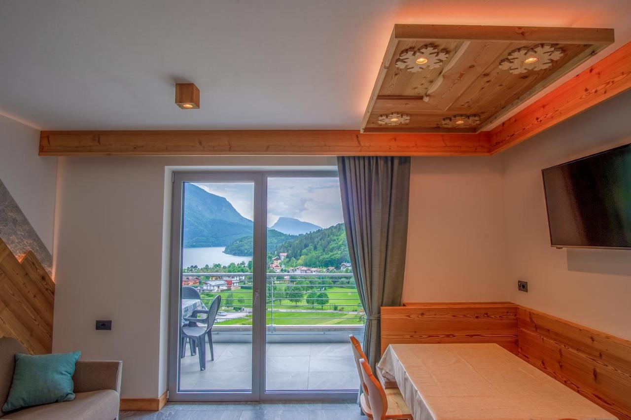 Dolomites Chalet Wolf Molveno Eksteriør bilde